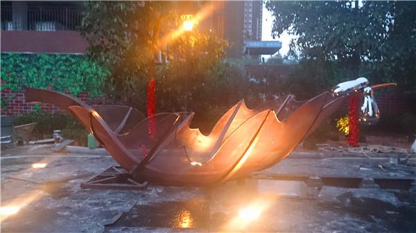 Boat Metal Leaf Sculpture Custom Hollow Garden Landscape Statues