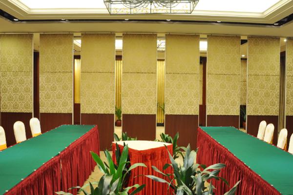Aluminum Frame Melamine / Wooden Sliding Partition Walls For Conference Room