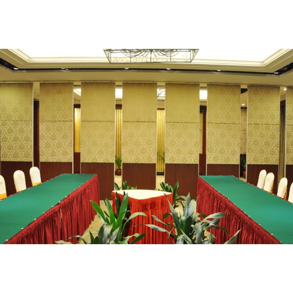 Rolling Wooden MDF Restaurant Movable Partition Walls Voice Insulation