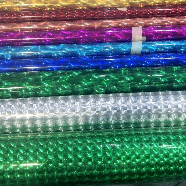 Colorful Metallized PET 3D Lenticular Film Cat Eye Effect for Eye Catching Visuals in Packaging Decoration