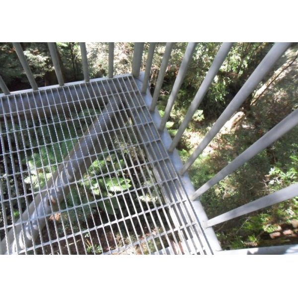 Горячий окунутый гальванизированный настил решетки металла низкоуглеродистой стали платформы стальной гратинг