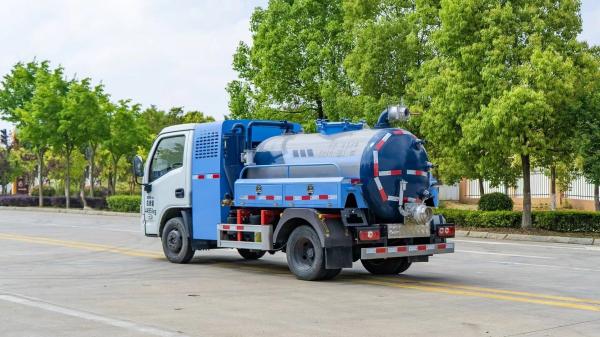 High Pressure Mini Size Electric Septic Tank Truck With Fecal Suction Truck