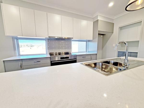 Modern Small  Kitchen Cabinet Design Melamine Kitchen Cabinet With Island