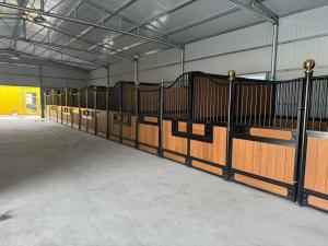 Portable Horse Stables 3.5m*3.5m Temporary Shelter For Events Durable Easy Setup