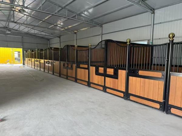 Heavy Duty Livestock Stable With Strong Galvanized Steel Modular Horse Stalls