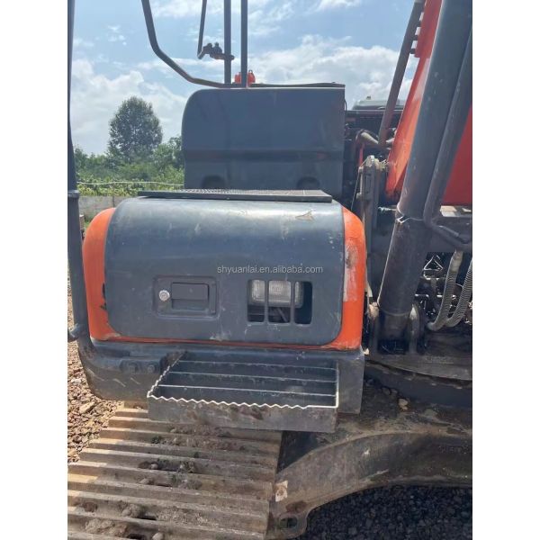 13000 KG excavadora de segunda mano DOOSAN DX130 y adecuada para triturar excavadoras de mano usadas