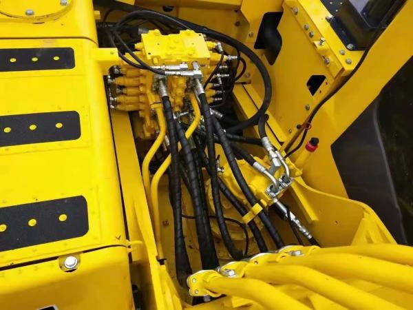 Second Hand Komatsu Hydraulic Excavator PC220LC - 8