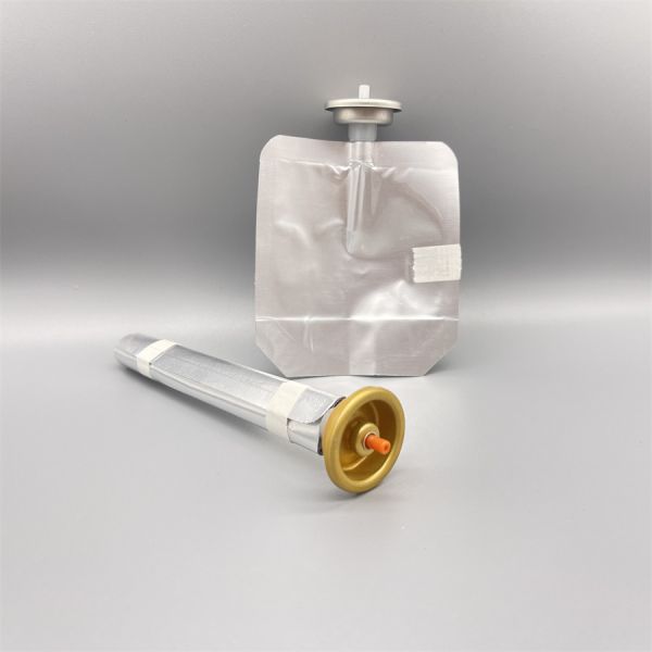 С клапаном. Гибкая упаковка для жидкостей.