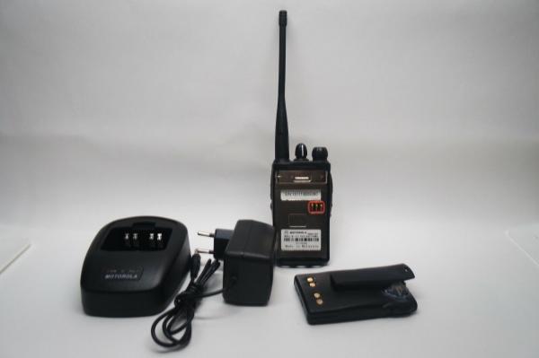 1.2KG Motorola UHF VHF Radio Lightweight and Powerful for Business