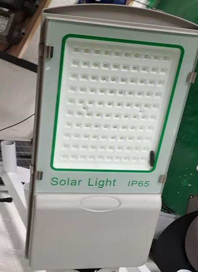 IP65 AL Extra Solar Panel Aio Solar Street Light Work For 3-4 Running Days