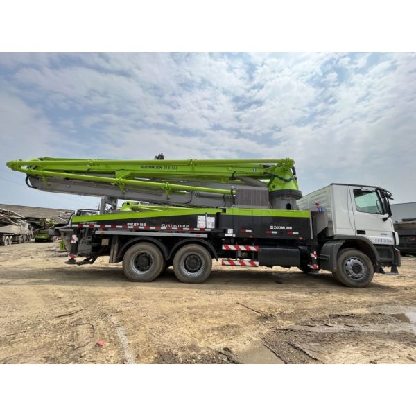 Structure Cylinder Type 28700kgs Used Concrete Pump Truck with Mercedes Benz Zoomlion 38m