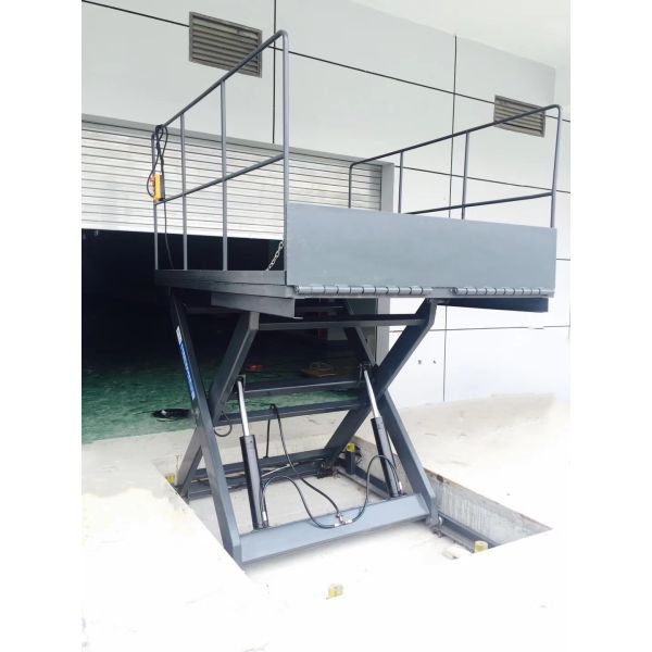 Гидравлический размер 2180mm×3000mm платформы подъема дока склада, емкость нагрузки 3000KG