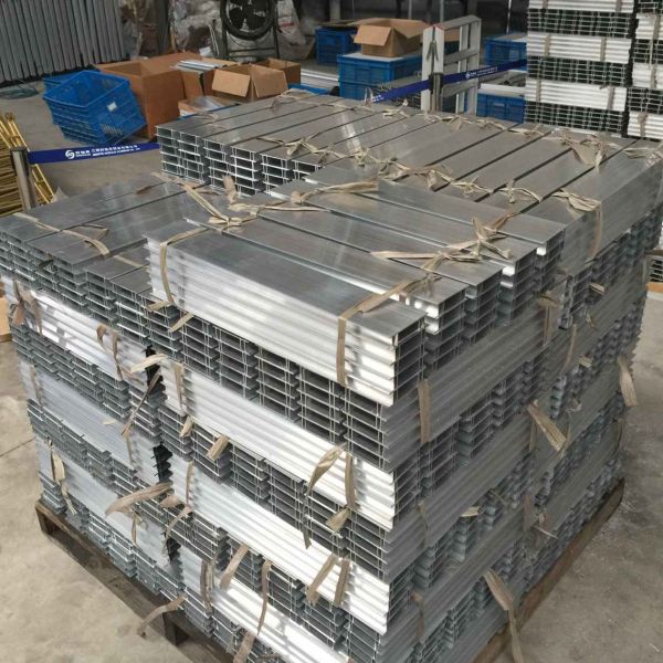 Штранг-прессования дверной рамы черный Bifold дверей/окна алюминиевые зашкурят поверхность взрыва обрабатывая 6063-T5