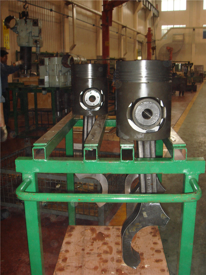 OEM Marine Diesel Engine Piston in ship Uniform Size Genuine Parts