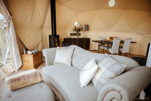 6m Luxury Coated Polyester Fabric Glamping Dome Tent For Hotel