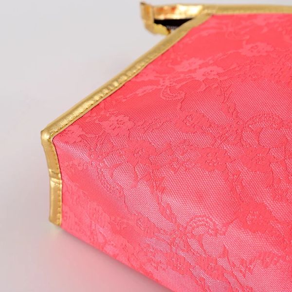 Recycled Red Promotional Gift Bags For Ladies And Girls Wash In The Water