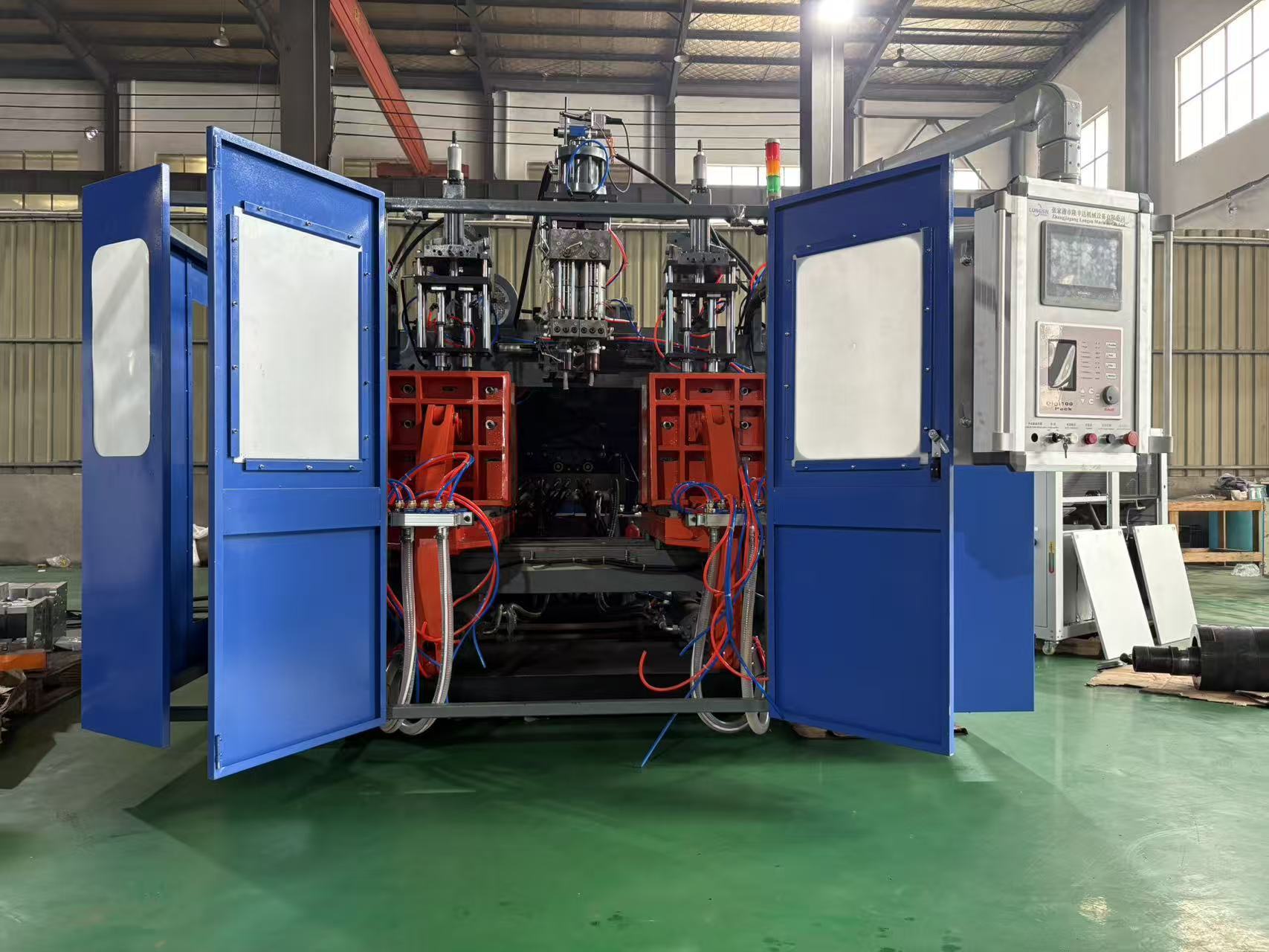 Jerry Can Blow Molding Machine with 650mm Mold Moving Stroke, 25:1 Screw L/D