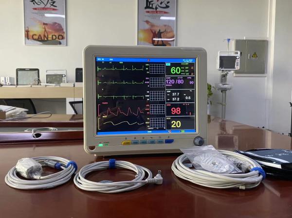 Portable Multi Parameter Patient Monitor With ECG SPO2 NIBP And Temp Measurement