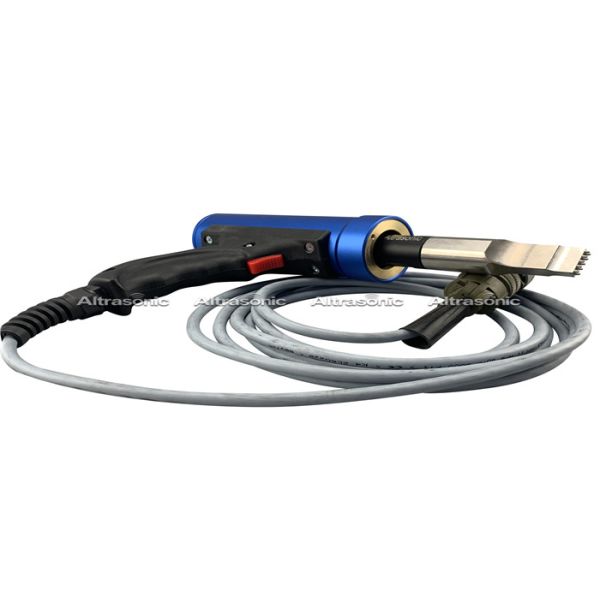 Hand Held Ultrasonic Spot Welding Machine for Joining Two Themoplastic Parts with No Pre-formed Hole