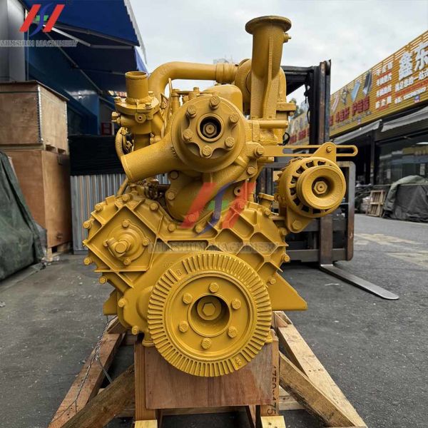 Komatsu S6D105-1 6-cylinder Turbocharged Diesel Engine