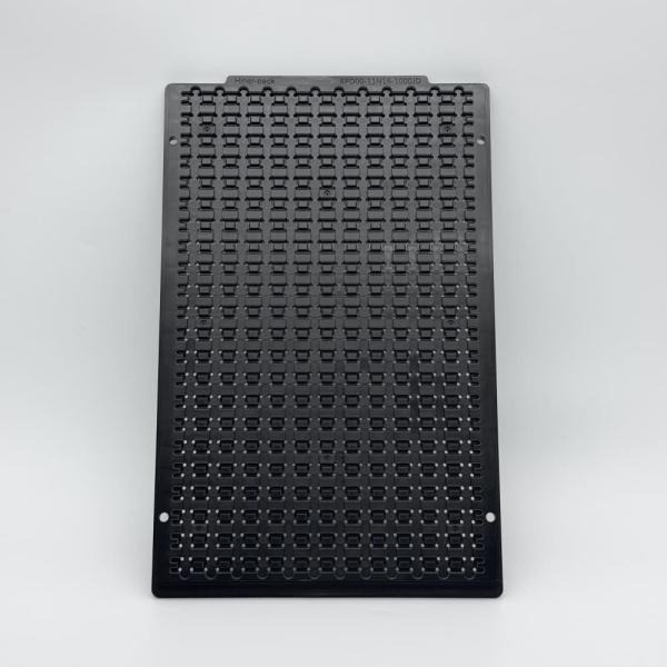 半導体業界に適した、ポケットサイズ8.2*9.2*2.8mmのカスタムチップトレイ