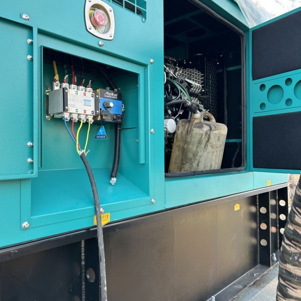 Heavy Duty Telescopic Tower with Vertical Deviation Less Than One Per Thousand Offering Performance for Communication and Lighting Tasks