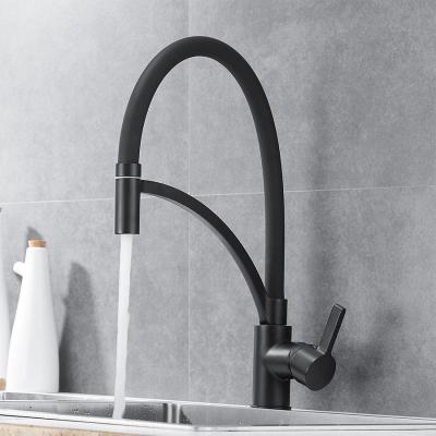 Le laiton retirent le mélangeur de robinet de cuisine avec le tuyau flexible dans Chrome Matte Black