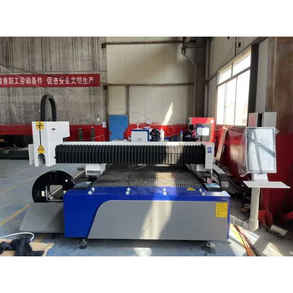 Cutting Tube Metal Materials 5KW 3015 Auto Focus Laser Cutting Machine with 1500mmX3000mm Working Area Dst Supported