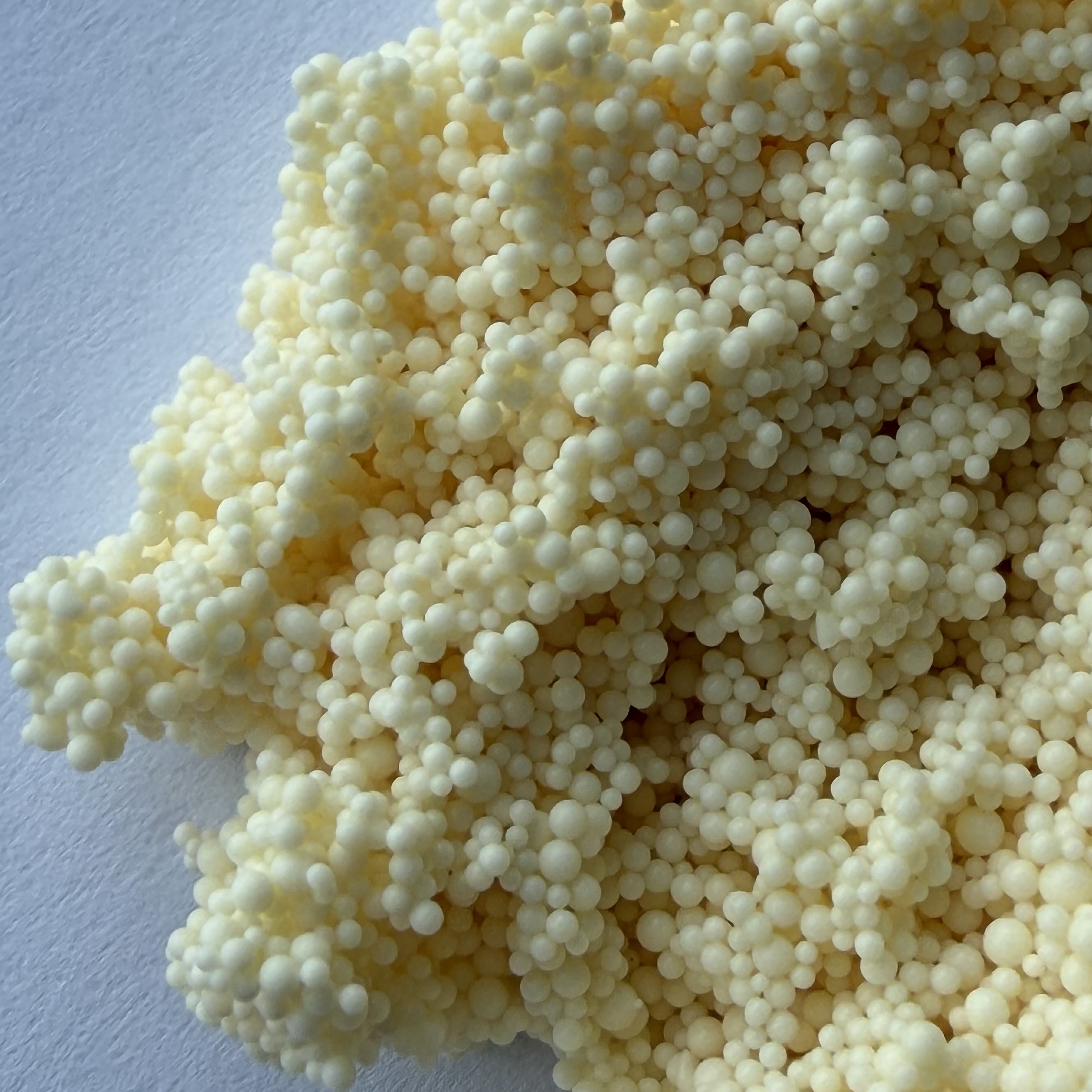 D301 Macroporous Weakly Basic Anion Exchange Resin for Sugar Solution Decolorization & Ash Removal