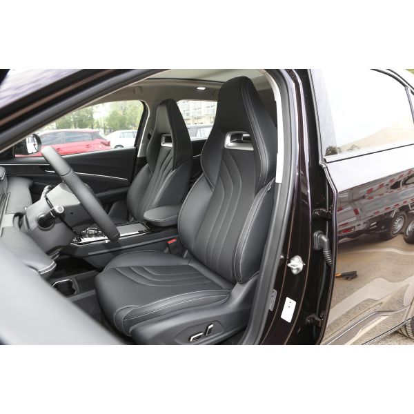 Blue Color SUV EV Cars 5 Doors 5 Seater U Nezha New Energy Vehicles