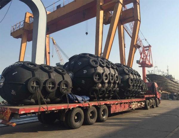 Galvanisation à chaud Yokohama Marine Fender pour une protection durable des pièces marines