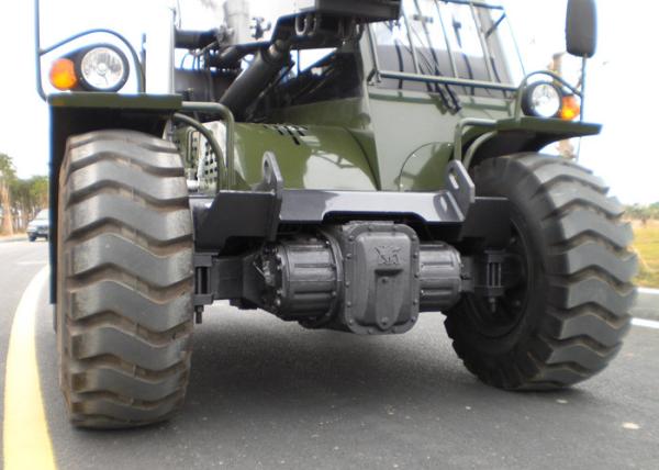 Rear Wheel Steering Telescopic Reach Forklift , Hydraulic Brake Boom Lift Truck Rental
