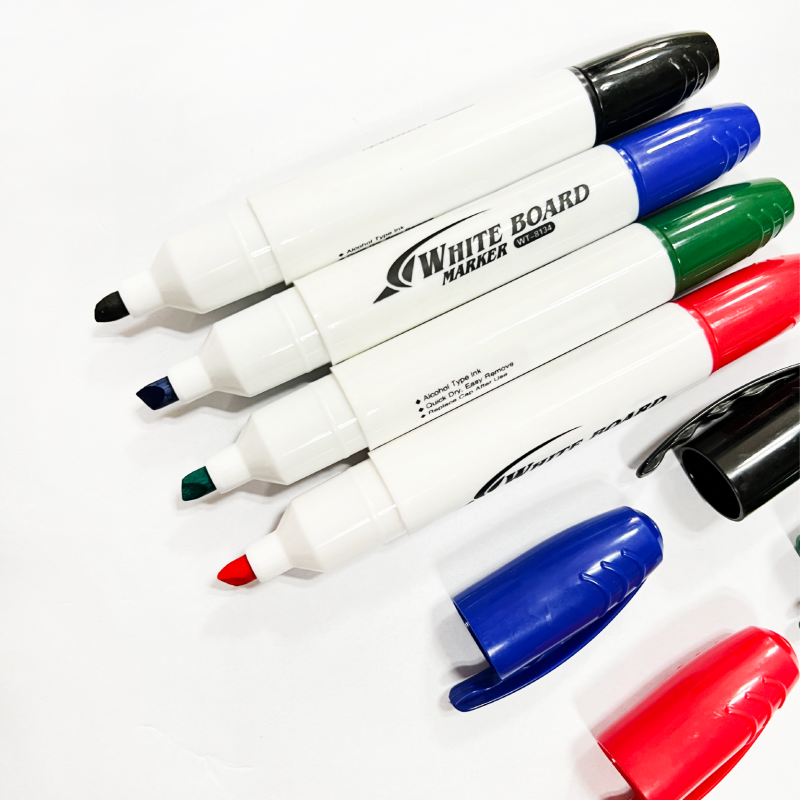 New Design 4PCS Durable Double-head Stationery Easy Erasing Marker Set Bullet Tip Whiteboard Marker