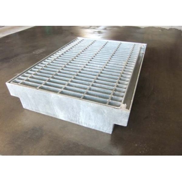 Светлой гальванизированная обязанностью стальная подъездная дорога решеток стока металла крышки канавы скрежетать