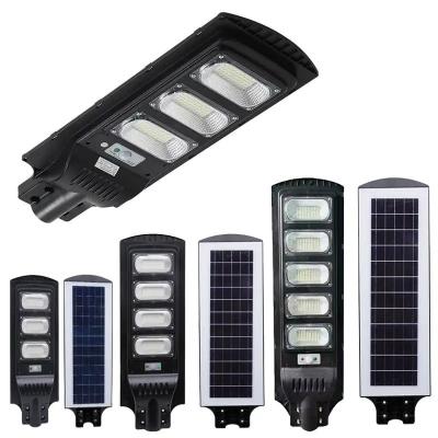 Éclairage de rue solaire à LED de 120 W IP67 étanche à l'eau