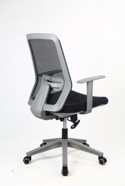 Meio do fluxo de ar de brandamente 680*580*1120mm Mesh Conference Chair para trás