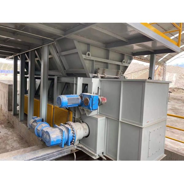 30 - 120 T/H Clay Bricks Maing Machine Chain Plate Box Feeder For Construction And Mining