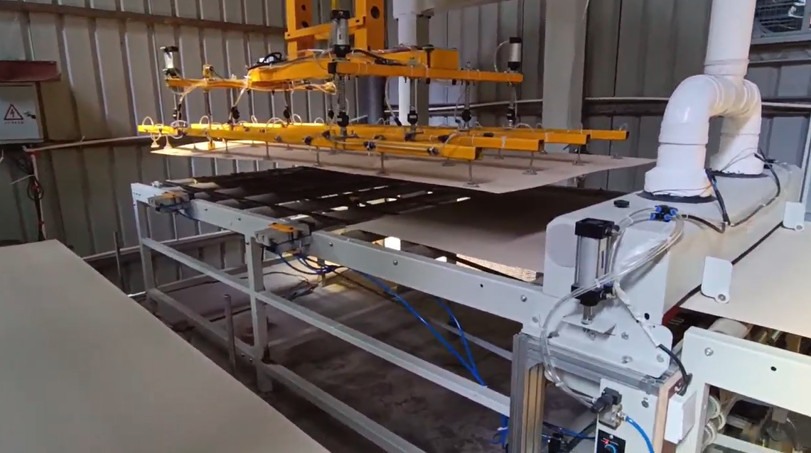 3 Axis Automatic Palletizing Robotic Arm 4 Pcs/Min For 3m Board