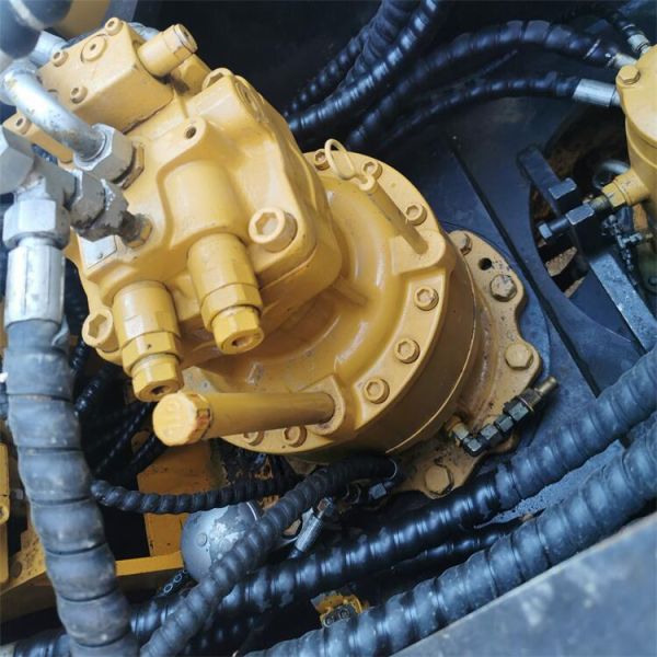 Coût moins cher VALVE hydraulique ORIGINAL SANY215C Excavateur avec pièces fabriquées en 2021 modèle