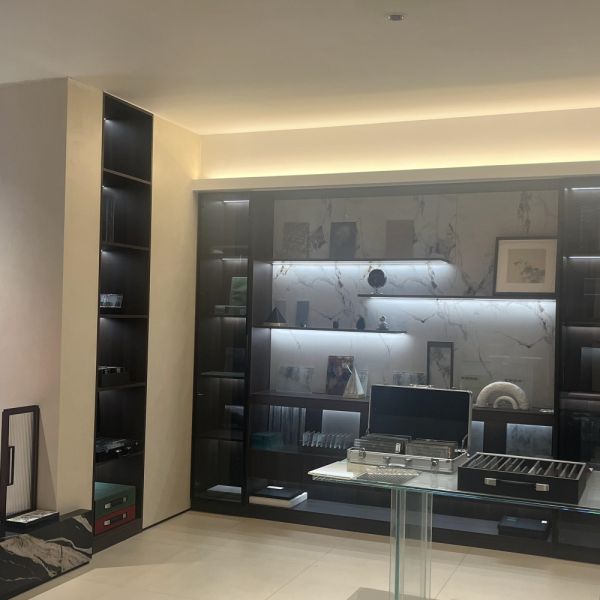Trophy Glass Showcase Display Hand Cosmetics Store Glass Display Case