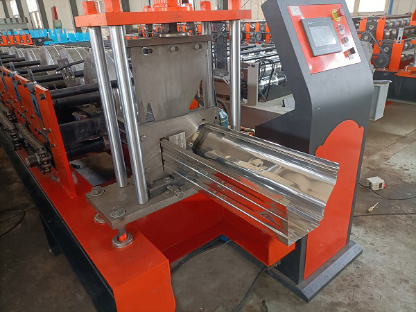 Полностью автоматический крен сточной канавы дождя формируя производственную линию системы сбора сточных вод машины