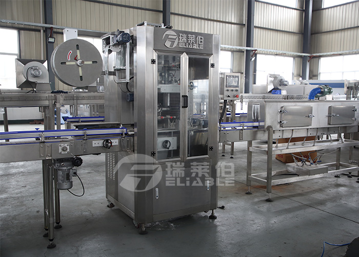 Машина ярлыка бутылки с водой PVC SGS 12000BPH автоматическая пластиковая