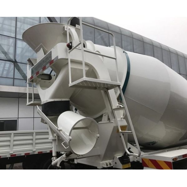 Sinotruk HOWO 4X2 180HP 4cbm Бетонный смеситель Zz5167gjbg381CD1