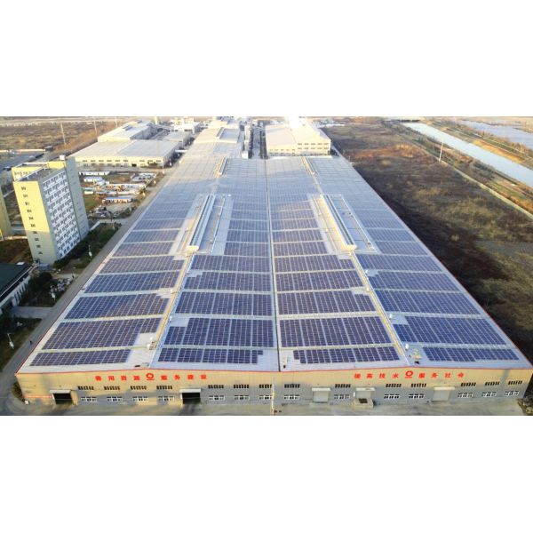 Panel solar de 690 vatios con 580W de potencia máxima y 42,62V de voltaje de funcionamiento óptimo, módulo fotovoltaico monocristalino