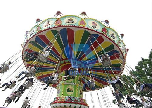 Factory direct amusement equipment 24 seats shakinghead flying chair for sale
