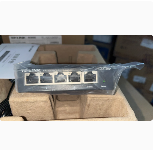 5-port TL-SG1008D Gigabit Plug and Play Network Switch with 11.9M Packet Forwarding Rate