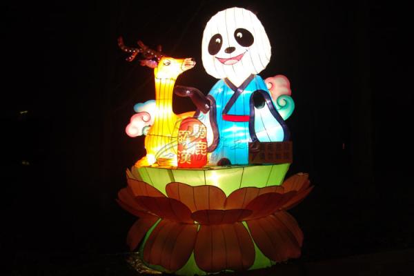Lanterna chinesa personalizada do diodo emissor de luz da panda para parque de diversões exterior/interno