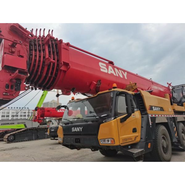 300 toneladas S Cualquier grúa montada en camión 2022 SAC3000C8 Grúa de cinco brazos Jib en buenas condiciones