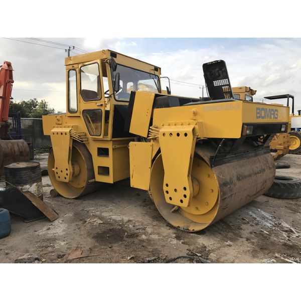 Ровная скорость движения Вибраторы ролика БОМАГ БВ202АД-2 13км/х Компактор почвы барабанчика