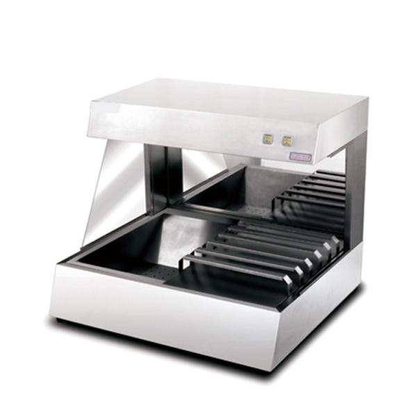 Microplaquetas trabalhador do equipamento do restaurante do fast food e mostra do aquecedor da batata